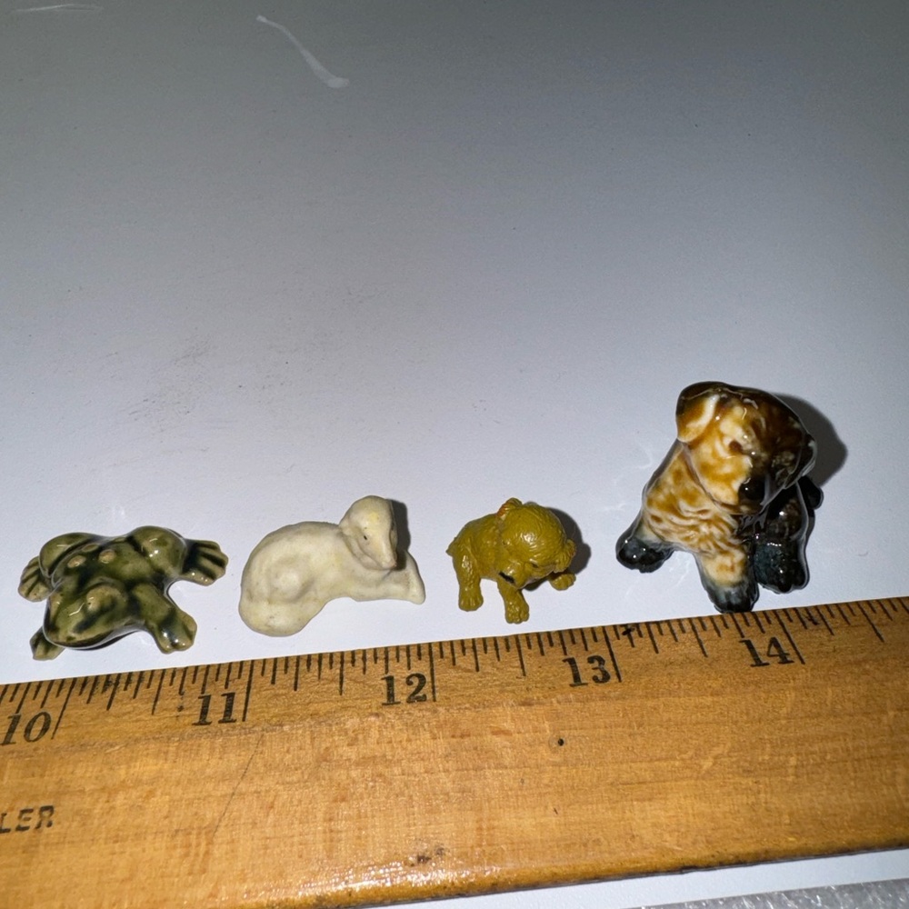 Lot of Miniature Figurines Frog Dog Turtle Polar Bear Animals Lamb Goat & Rabbit - Picture 10 of 16